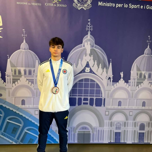 România a obținut rezultate remarcabile la Campionatul Mondial de Karate W.K.F. de la Jesolo