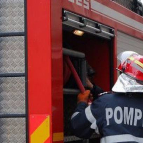 Incendiu într-un apartament din Târgoviște: o femeie a avut nevoie de îngrijiri medicale