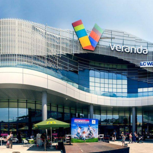 Veranda Mall, scos la vânzare de către acționari importanți