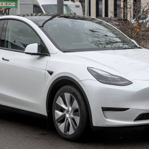 Tesla Model Y, cea mai vândută mașină în 2023.