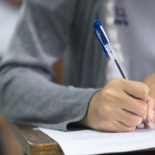 Examenele de Bacalaureat 2025 încep cu probele de matematică pentru elevii de clasa a XII-a