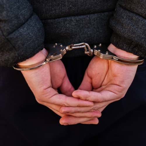 Patru dâmbovițeni au fost reținuți de polițiști, după ce au fost depistați că au spart locuința unei familii din Glodeni!