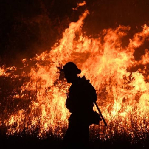 Pompierii dâmbovițeni au intervenit, în weekend, la stingerea a 34 de incendii