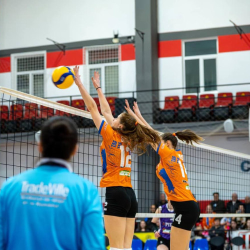 CSM Târgoviște învinge CSM București cu un scor de 3-1 în Divizia A1 la volei feminin