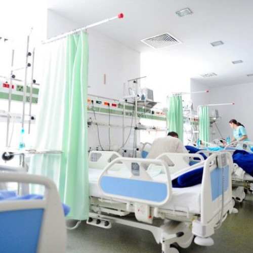 Se amână până la 1 ianuarie 2026 intrarea în vigoare a restricțiilor privind accesul la servicii medicale pentru pacienții incluși în programele naționale de sănătate, care nu plătesc contribuții la sănătate
