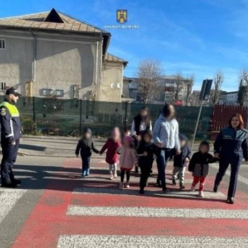 Polițiștii dâmbovițeni susțin activități preventive pentru preșcolari