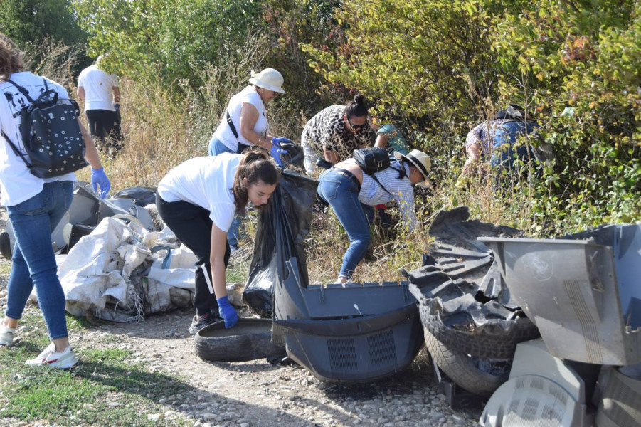 Comunitatea din Răcaro dă din nou dovadă de implicare civică