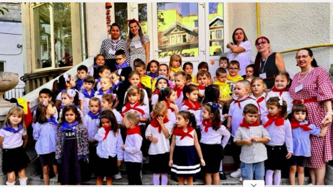 Copiii din Satu Mare, îmbrăcați în șoimi, în centrul unui scandal educațional