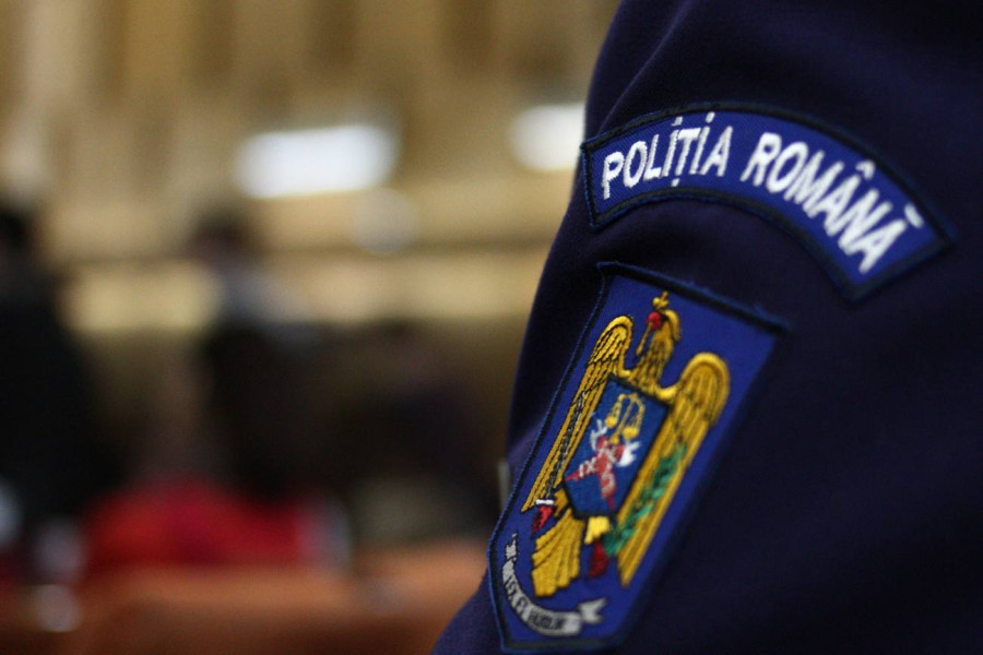 Polițiștii au verificat 18 firme de flori, aplicând sancțiuni de 73.000 de lei