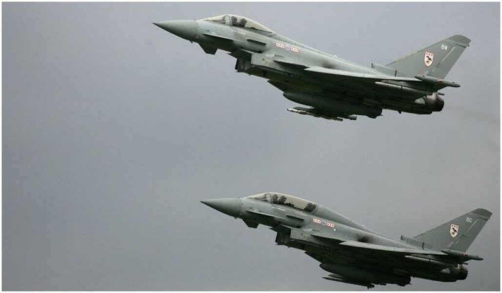 România a ridicat de la sol două avioane F-16 pentru monitorizarea situației la granița cu Ucraina. Două drone au intrat în spatiul aerian al României