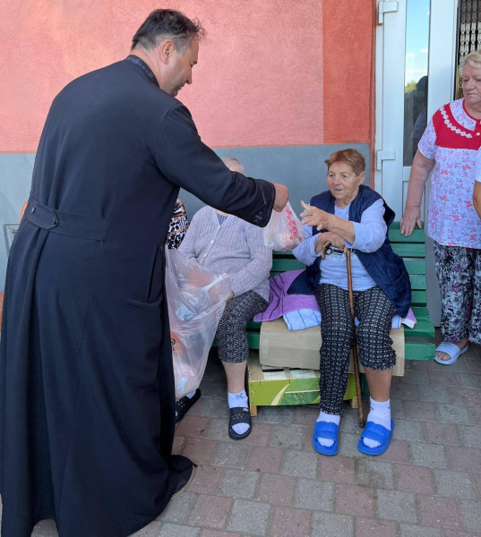O acțiune caritabilă la Căminul de bătrâni din Movila, sprijinită de Parohia Dârza