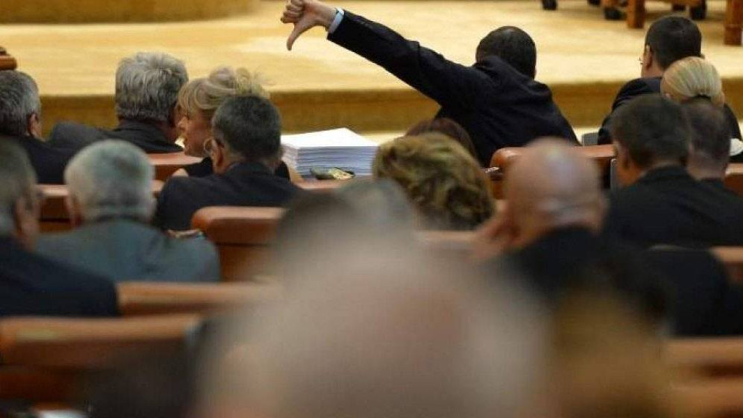 AUR depune moțiune împotriva ministrului agriculturii, dar primește critici dure din opoziție