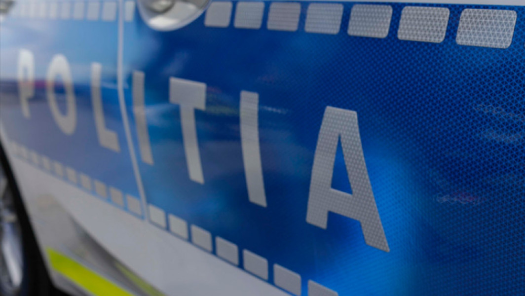 A tânără de 18 ani raportează o agresiune sexuală într-un microbuz și în stația din Murfatlar. Cercetările sunt în desfășurare de către poliție.