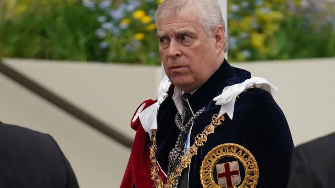 Prințul Andrew renunță la titlul de duce de York și la Ordinul Jartierei