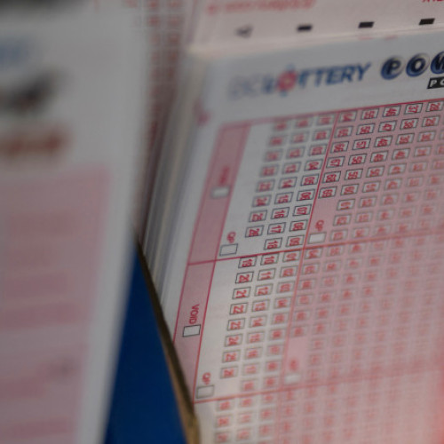 O americancă a câștigat 100.000 de dolari la Powerball cu numere generate de ChatGPT