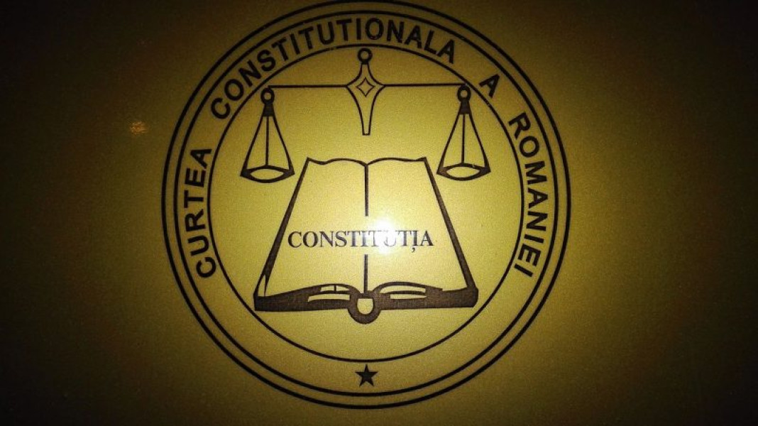 CCR confirmă legalitatea asumării răspunderii Guvernului pe legea pensiilor de serviciu