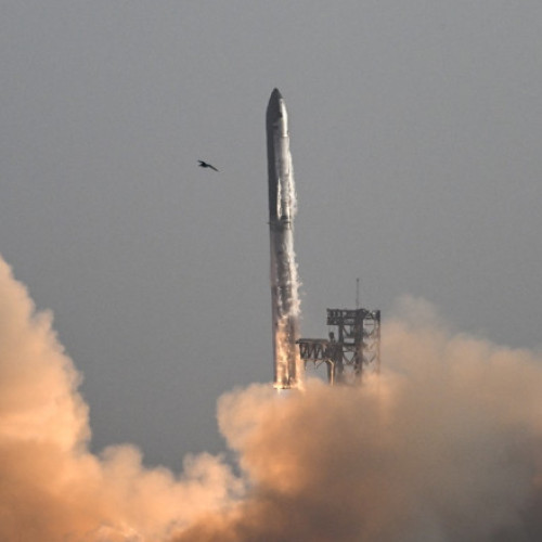 SpaceX riscă să piardă contractul NASA pentru misiunea Artemis 3 din cauza întârzierilor