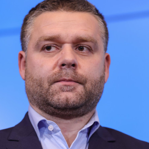 Ciprian Ciucu, candidatul PNL la Primăria Capitalei, în fața lui Stelian Bujduveanu