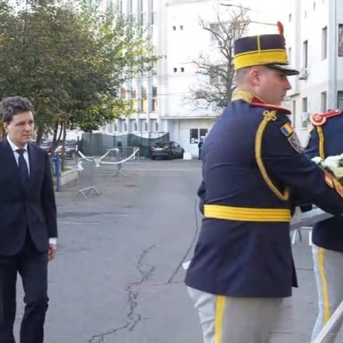 Nicușor Dan aduce un omagiu victimelor incendiului de la Colectiv după 10 ani