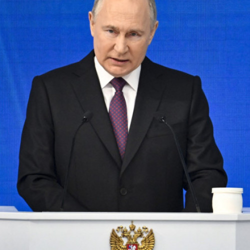 (Title: Stalin anunta planul urmator la parlamentul rus)
Stalin va prezenta planul viitor al Rusiei in fata parlamentului rus inainte de alegeri