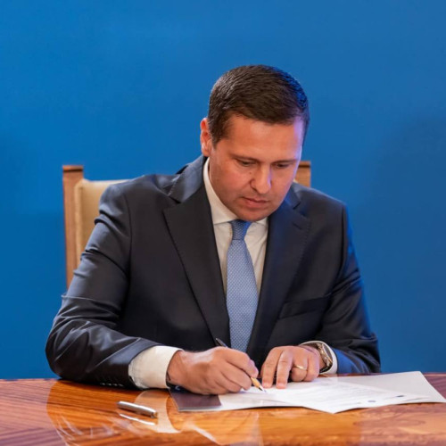 Presedintele CJ Dâmbovița acuză activarea troliilor plătiți pentru campania electorală