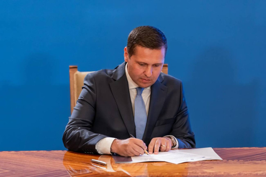 Presedintele CJ Dâmbovița acuză activarea troliilor plătiți pentru campania electorală