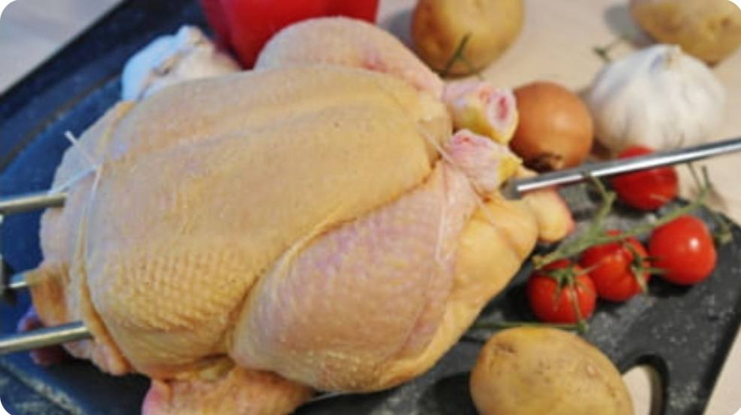 Protest al DSVSA Dâmbovița împotriva vânzării de pui de găină îmbolnăviți cu Salmonella