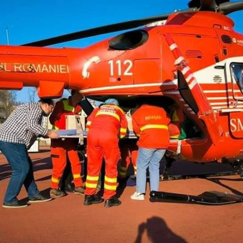 Elicopter SMURD transferă bebeluș de 2 luni din Republica Moldova la Iași