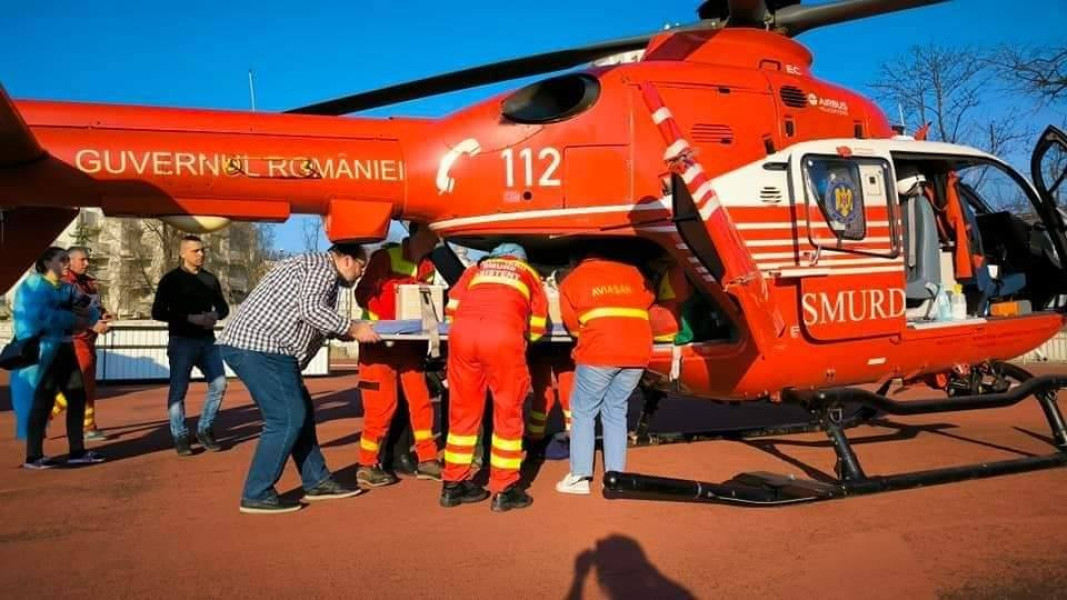 Elicopter SMURD transferă bebeluș de 2 luni din Republica Moldova la Iași