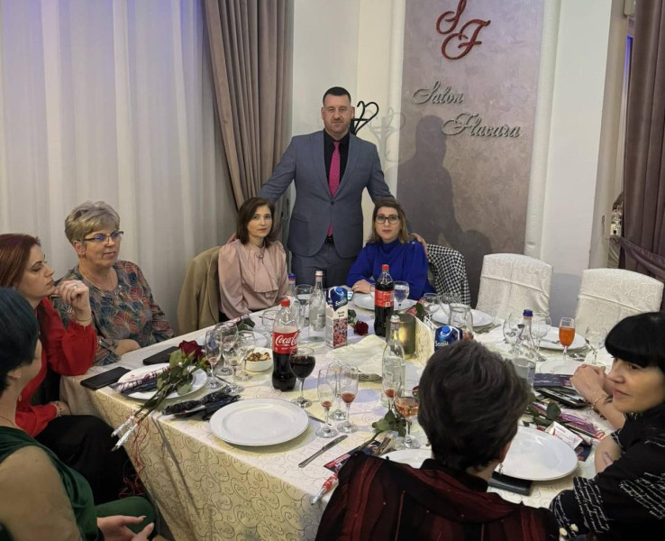 Balul Mărțișorului are loc în Moreni și recunoaște efortul și implicarea cadrelor medicale.

"Balul Mărțișorului în Moreni: Recunoașterea efortului și implicării cadrelor medicale